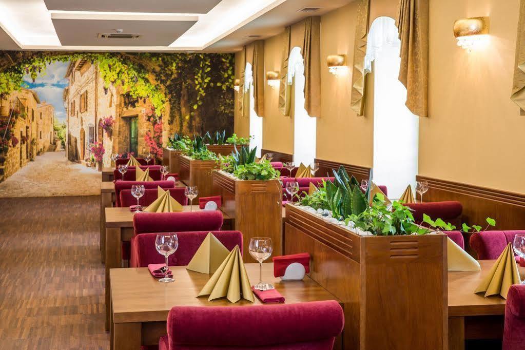Grein Hotel Rzeszow Exterior photo